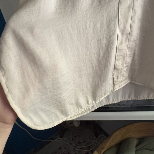 Σατέν φόρεμα H&M μπεζ σαν καινούργιο, πολύ αέρινο και πολυχρηστικό