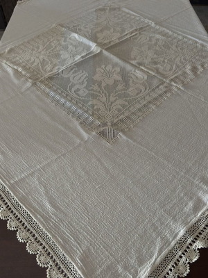 Handmade tablecloth 1.60x1.45 like new