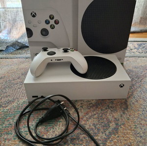 xbox series s σε σχεδόν τέλεια κατάσταση