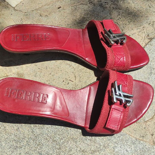 Leather mules GF Ferre red with low heel size 36.5 used