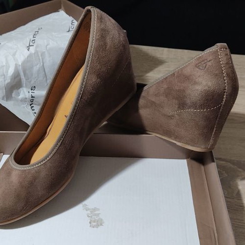 Tamaris brown pumps slightly used, 7cm platform heel