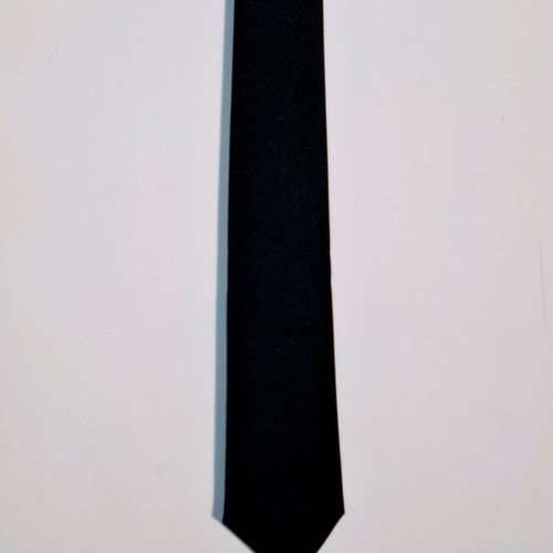 Black tie like new with slight shine, length 67 cm