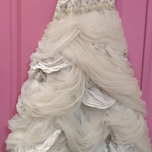 Wedding dress new, designer piece from London in ice color with embroidery