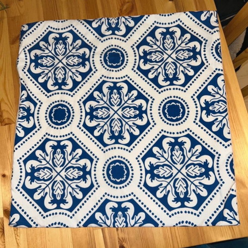 Pillowcases 50x50 set of 2 like new, blue white Mediterranean pattern
