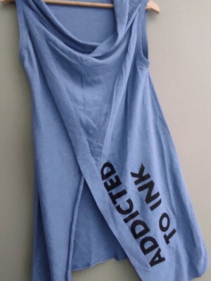 Vagrancy blouse blue like new, size S