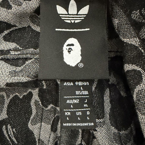 Adidas Originals x BAPE Shark Denim Jorts Black Camo new, size L