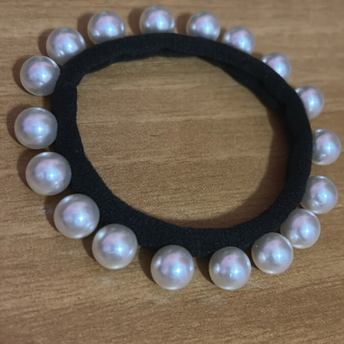 Hair tie with pearls new