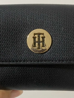 Tommy Hilfiger Black Leather Wallet used, trifold design