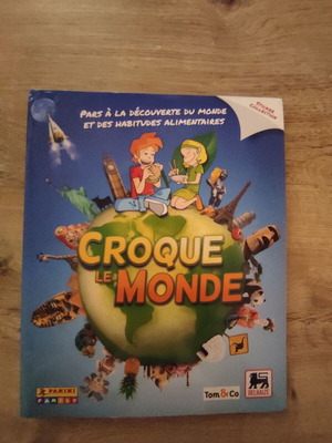Panini album Croque le Monde 2012 used, completed