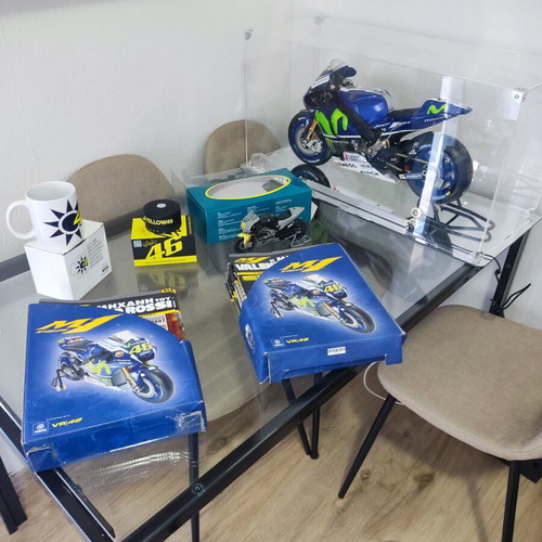 Valentino Rossi Motorcycle Model with Illuminated Display Case and Magazines