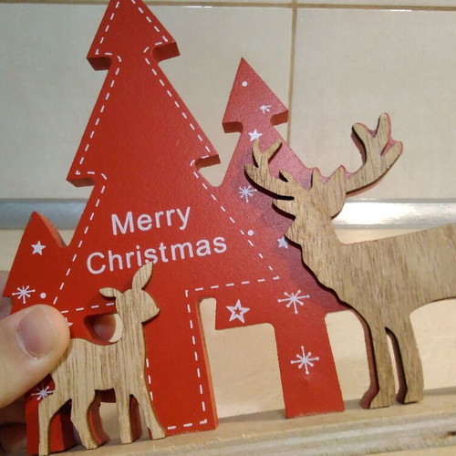 Christmas wooden decoration with tree and animals 2021 like new