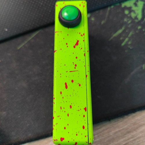Hexohm V3 box mod used, updated version fluo green