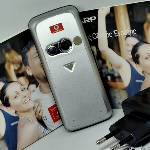 Sharp GX15 Vodafone vintage mobile phone like new, 2004 model