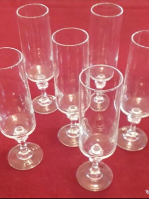 Champagne glasses set of six with diamond-shaped stems, new