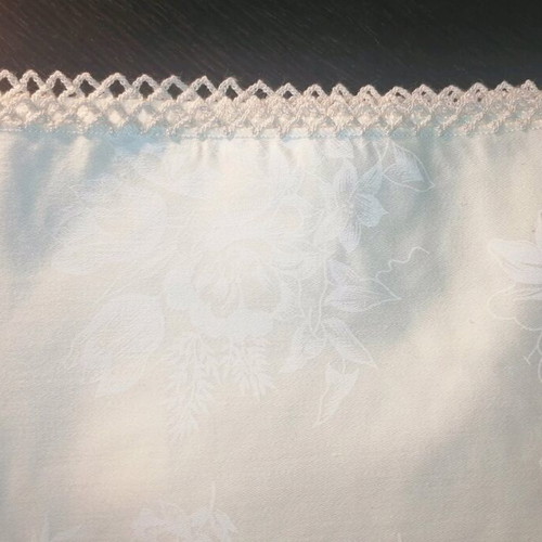 Tablecloth set new with 12 ivory cotton napkins
