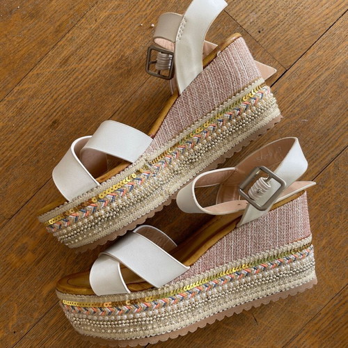 White platform sandals size 37, worn only once, vegan leather