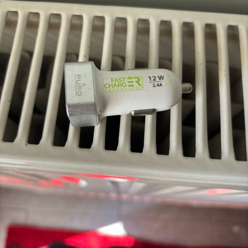 Car charger 12W like new