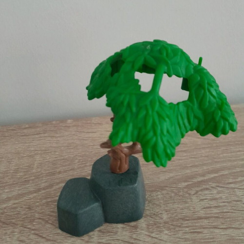 Playmobil trees and rocks used, pack in very good condition