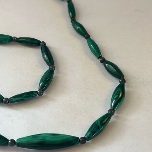 Vintage jewelry set with necklace and bracelet, like new, green stones