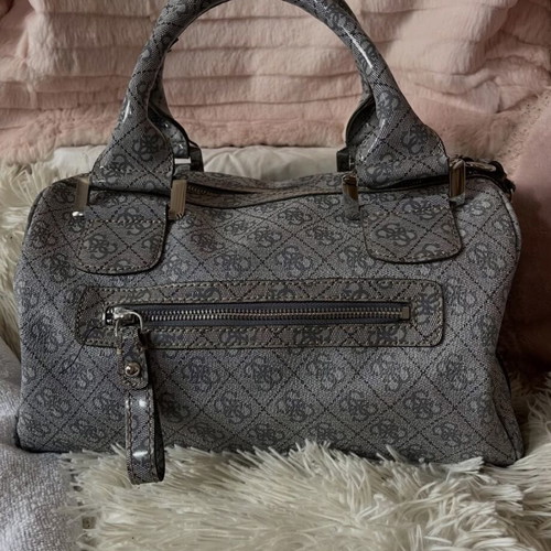 Guess authentic Y2K handbag, turquoise