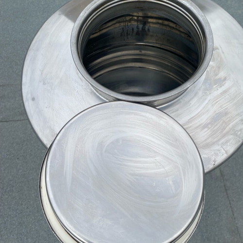 Stainless Steel Tank 100L like new with tap and inox base