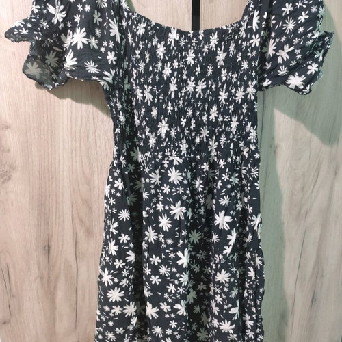 Black and white dress one size like new