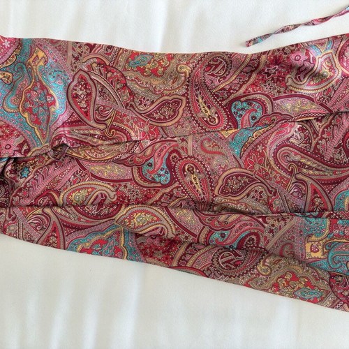 A-Style airy skirt with floral patterns, like new, adjustable tie