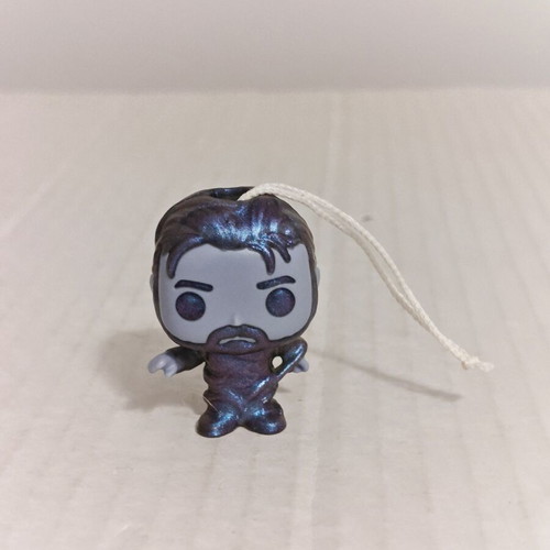 Hopper Kinder figure used, Stranger Things