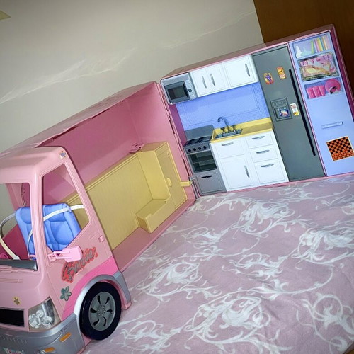 Barbie Hot Tub Party Bus 2006 used with working lights and sounds