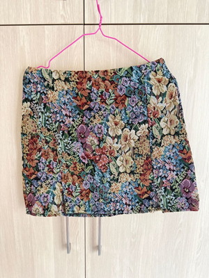 Mini skirt Shein like new, multicolor, size medium