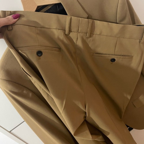 Lindbergh Slim Fit Suit brand new, khaki/brown jacket and trousers