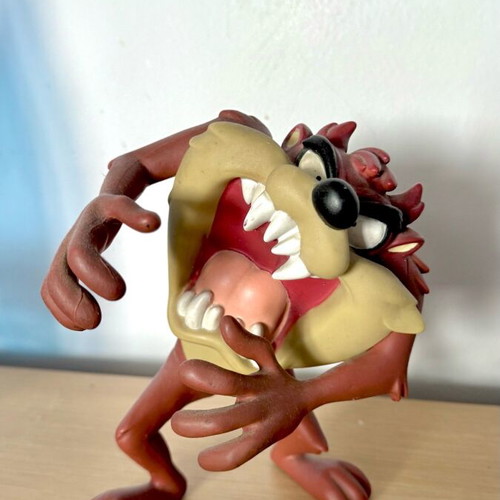 Tazmanian Devil Disney figure 17cm like new