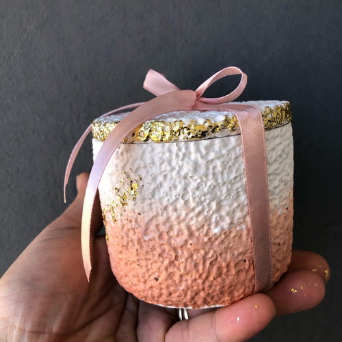 Bomboniere handmade ceramic jar with lid and pink ombré shades
