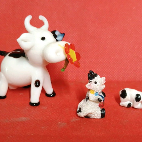 Decorative cows set of 3, large glass and 2 ceramic miniatures