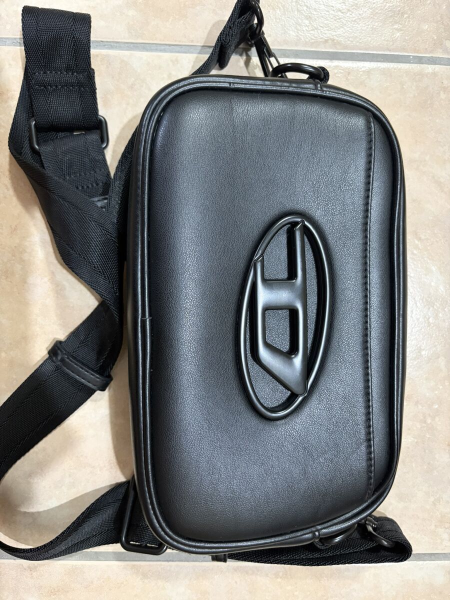 Diesel messenger bag like new, black… - € 120,00 - Vendora.cy