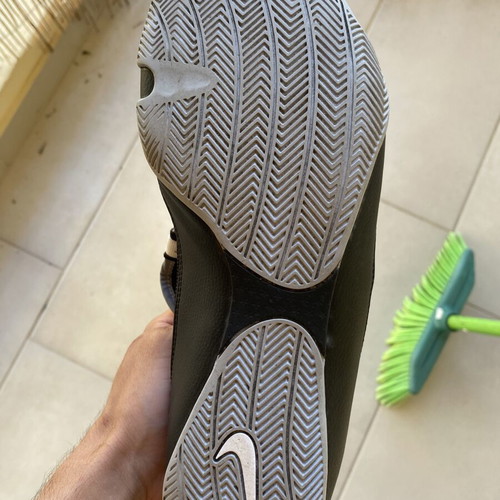 Nike Machomai 2 boxing set like new with gloves and bandages