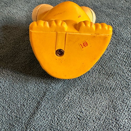 Vintage frog lighter used with retro design