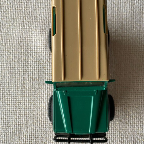 Vintage collectible metal Land Rover 4x4 jeep like new