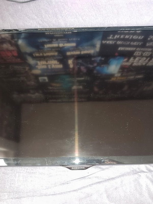 Samsung UE32F5000AW TV used for parts with working boards