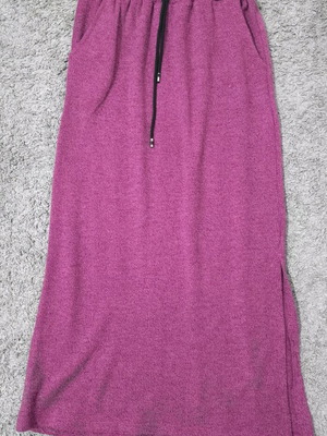 Women’s skirt like new with drawstring, slit and pockets pink-purple S/M