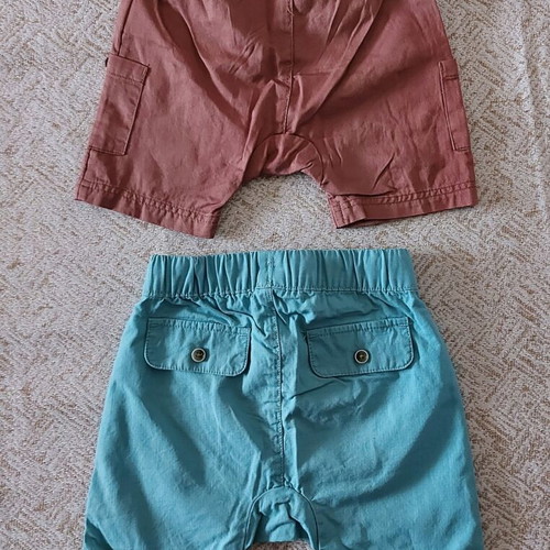 Orchestra set of 6 t-shirts and 2 shorts like new, for 6 months