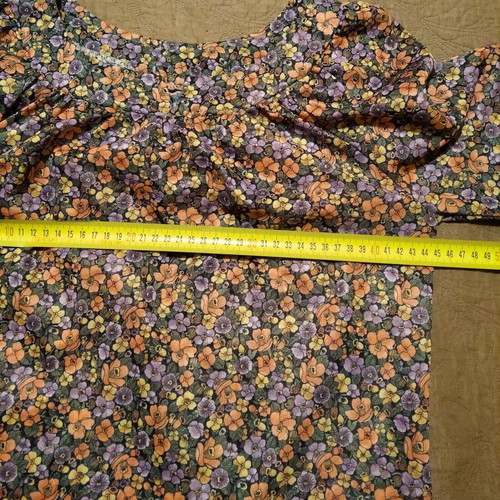 Floral blouse with long sleeves, romantic summer style