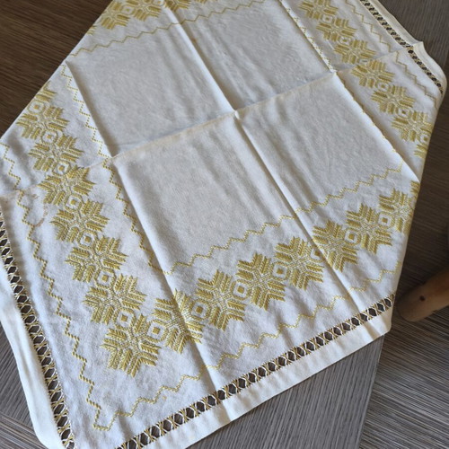 Lefkaditiko Kare with Two Napkins Handmade, Like New