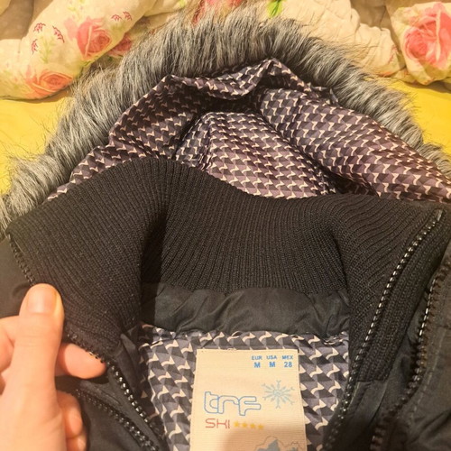 Black vest with double zipper and hood like new