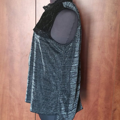 Lynne evening blouse like new with lace and lurex details