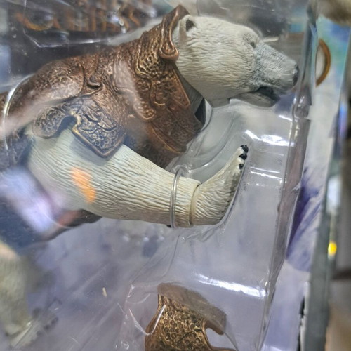 Corgi GC78615 The Golden Compass Iorek Byrnison new, armored ice bear figure