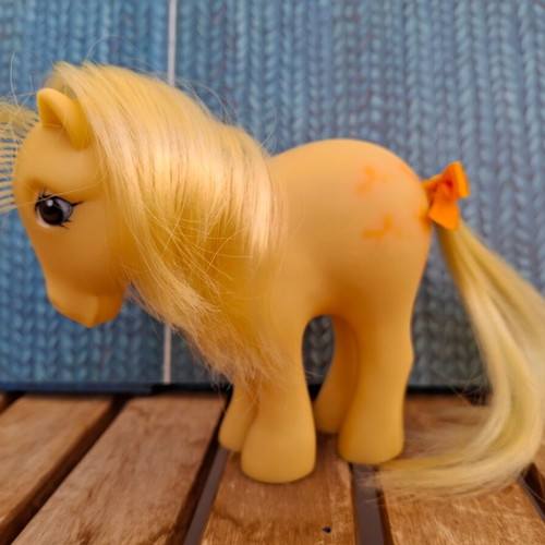 My Little Pony Butterscotch El Greco used with yellow shoes