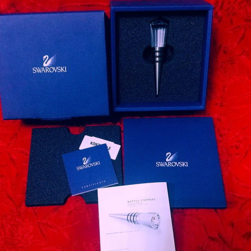 Swarovski Rainbow sapphire wine bottle stopper new