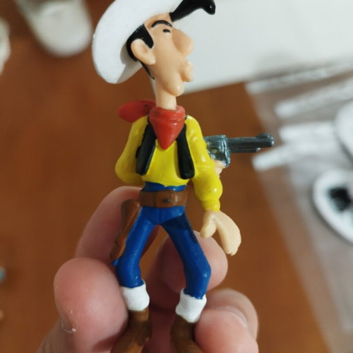 Lucky Luke figures like new, set of two with Lucky Luke and Joe Dalton