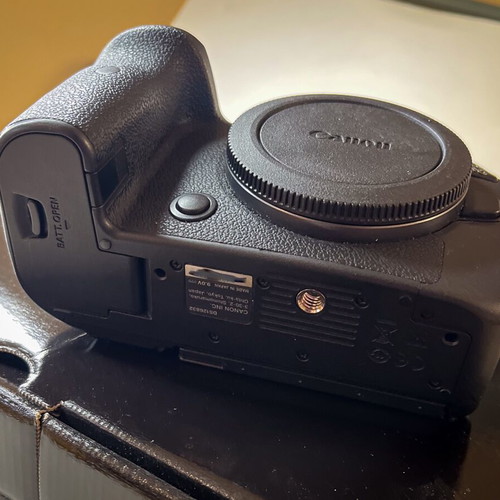 Canon EOS R6 Body like new, full frame camera